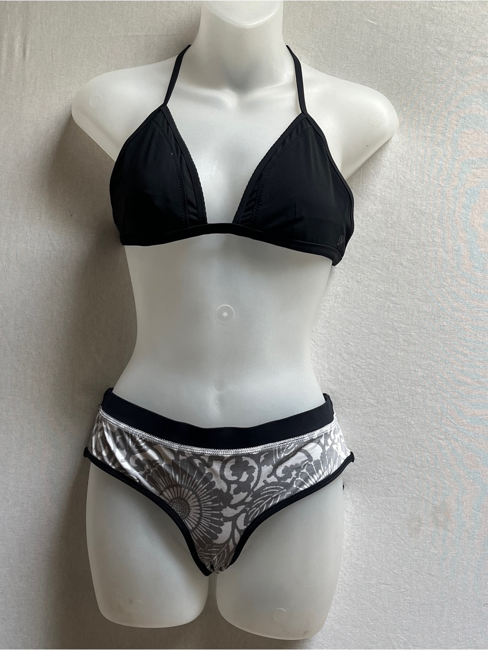 Lululemon Black Triangle Bikini Top & Reversible Floral Bottom Set M